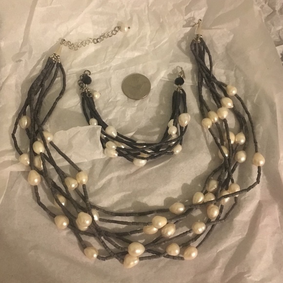 Pearl and beaded necklace/bracelet set - Picture 2 of 2
